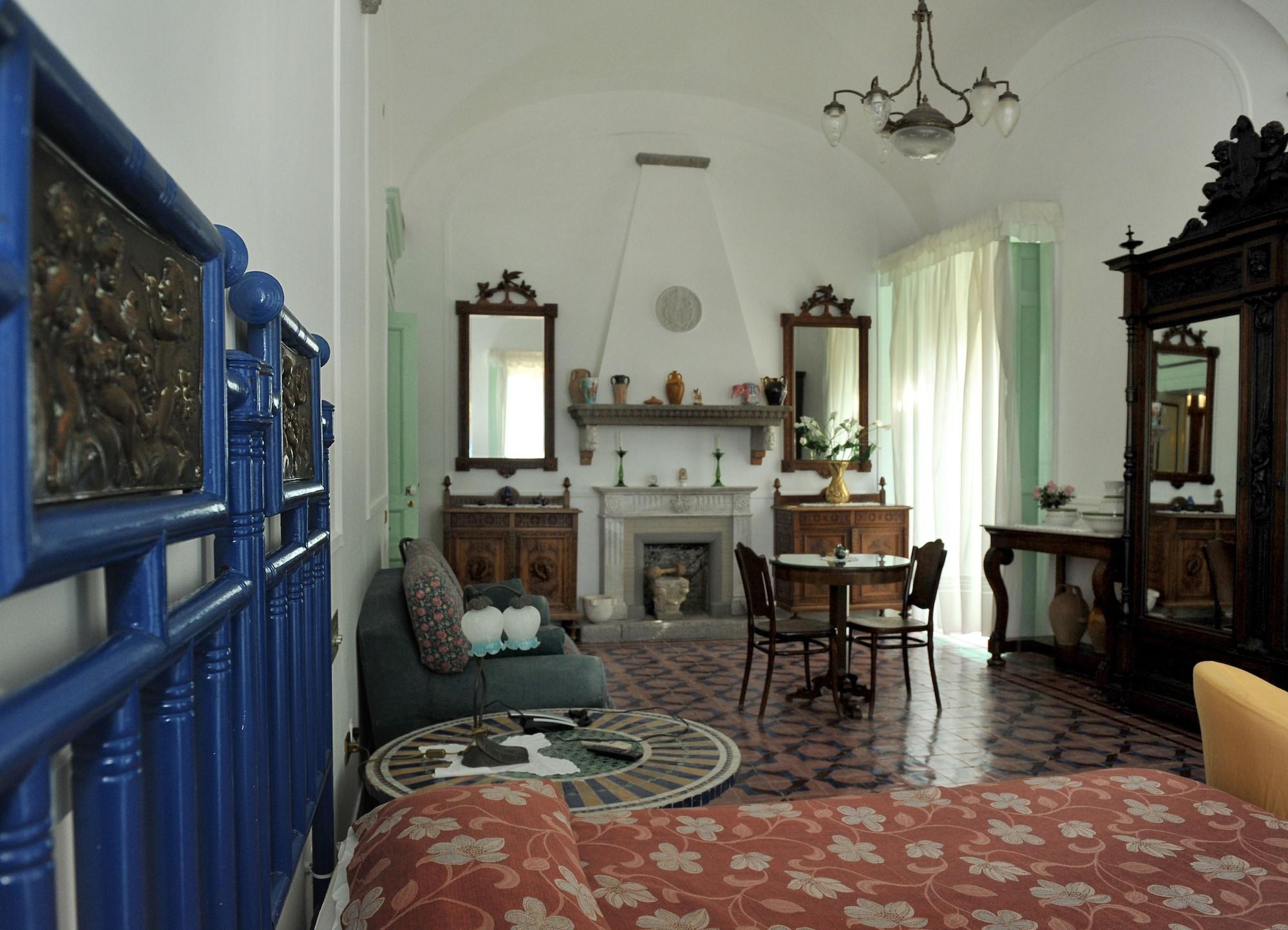 Casa Raffaele Conforti Hotel 4*