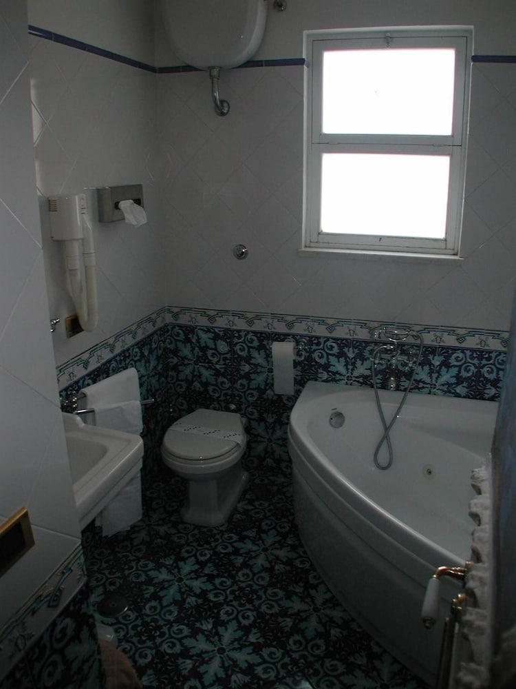 Hotel Casa Raffaele Conforti